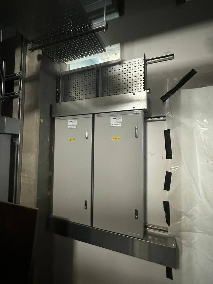 Oriel (Moorfields) Hospital: Distribution boards on another floor